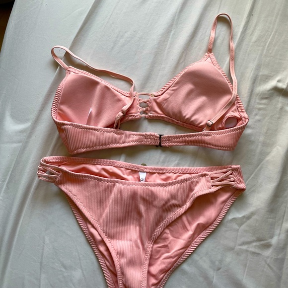 Garage pink swimsuit - Picture 2 of 2